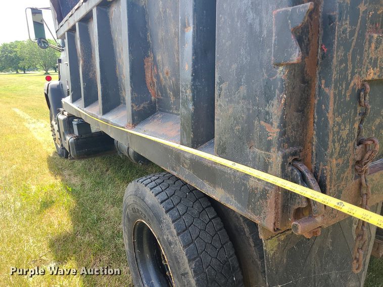 image for item BR9786 1978 Ford  dump truck