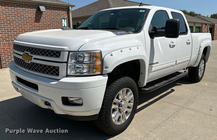 image for item DJ6185 2014 Chevrolet Silverado 2500 HD  Crew Cab pickup truck