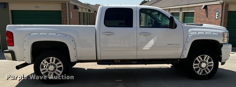 image for item DJ6185 2014 Chevrolet Silverado 2500 HD  Crew Cab pickup truck
