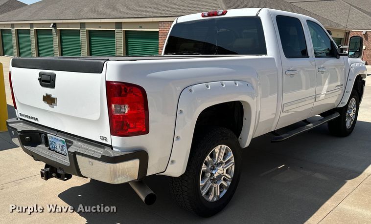 image for item DJ6185 2014 Chevrolet Silverado 2500 HD  Crew Cab pickup truck