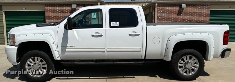 image for item DJ6185 2014 Chevrolet Silverado 2500 HD  Crew Cab pickup truck