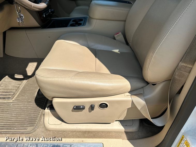 image for item DJ6185 2014 Chevrolet Silverado 2500 HD  Crew Cab pickup truck