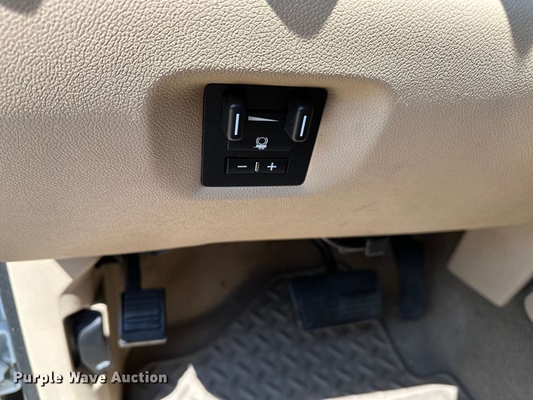 image for item DJ6185 2014 Chevrolet Silverado 2500 HD  Crew Cab pickup truck