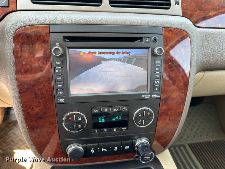 image for item DJ6185 2014 Chevrolet Silverado 2500 HD  Crew Cab pickup truck