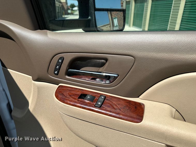 image for item DJ6185 2014 Chevrolet Silverado 2500 HD  Crew Cab pickup truck