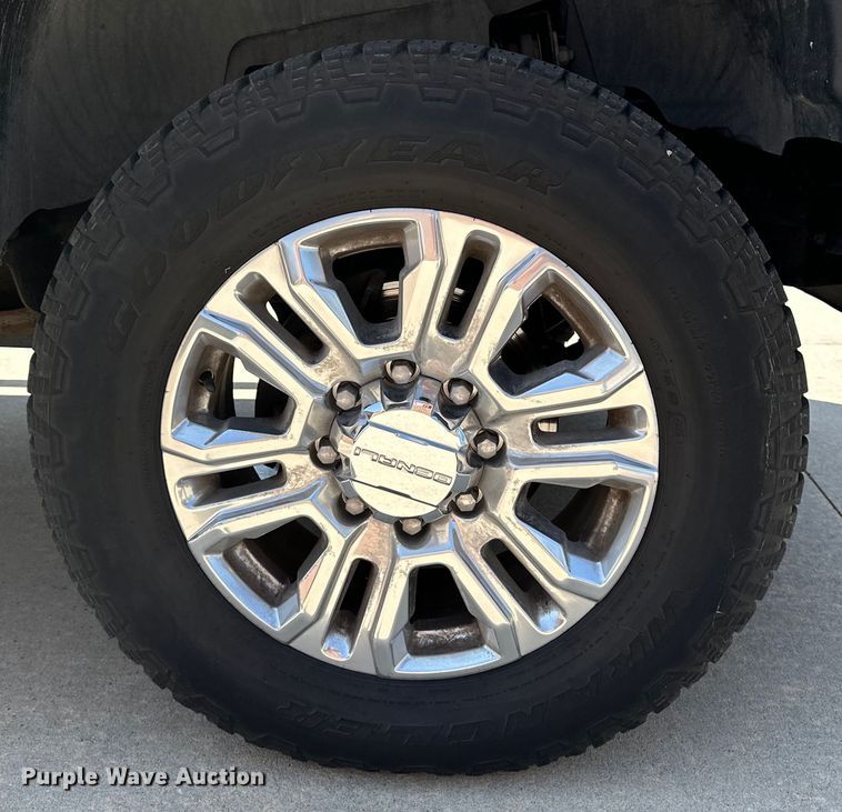 image for item DJ6185 2014 Chevrolet Silverado 2500 HD  Crew Cab pickup truck