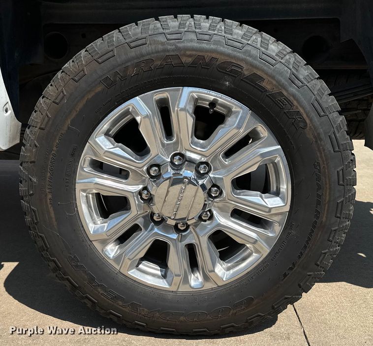 image for item DJ6185 2014 Chevrolet Silverado 2500 HD  Crew Cab pickup truck