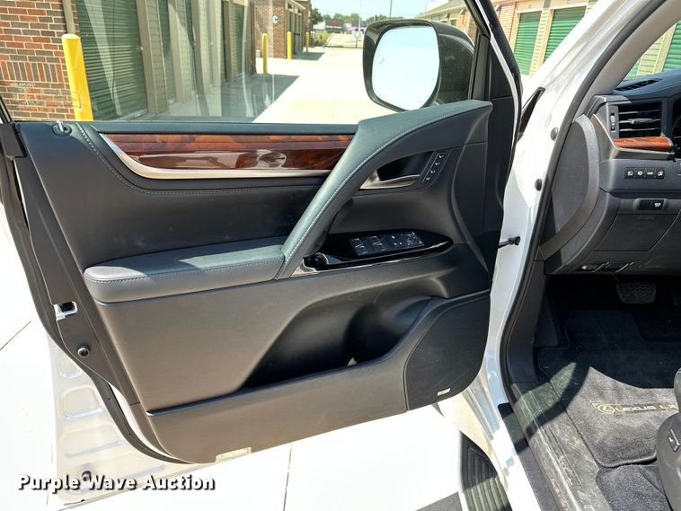 image for item DJ6186 2016 Lexus LX 570  SUV