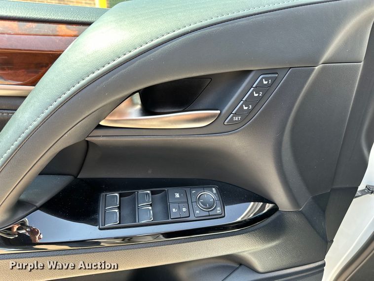 image for item DJ6186 2016 Lexus LX 570  SUV