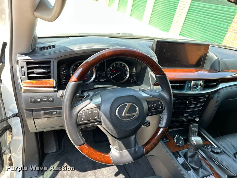 image for item DJ6186 2016 Lexus LX 570  SUV
