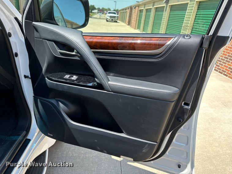 image for item DJ6186 2016 Lexus LX 570  SUV