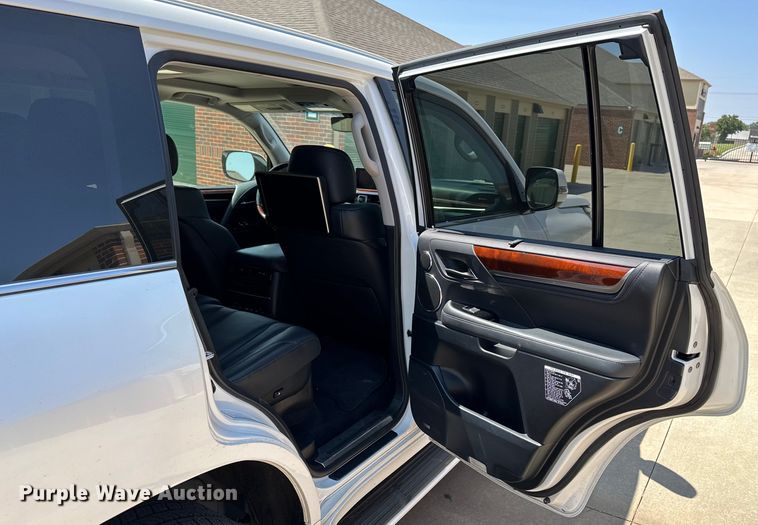 image for item DJ6186 2016 Lexus LX 570  SUV