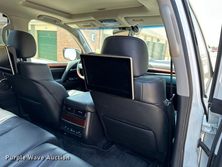 image for item DJ6186 2016 Lexus LX 570  SUV