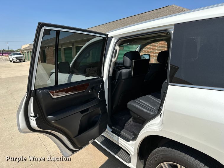 image for item DJ6186 2016 Lexus LX 570  SUV