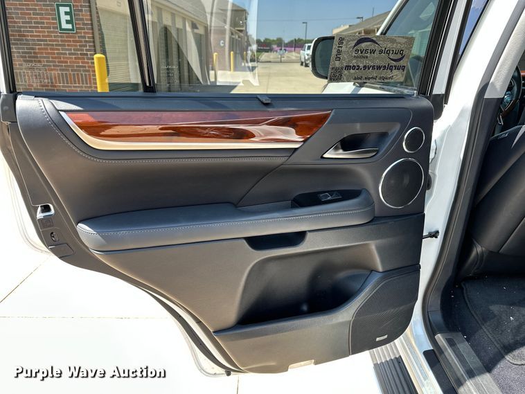 image for item DJ6186 2016 Lexus LX 570  SUV