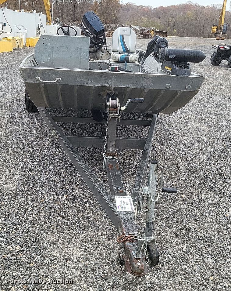 image for item DK1208 1986 XPress  boat