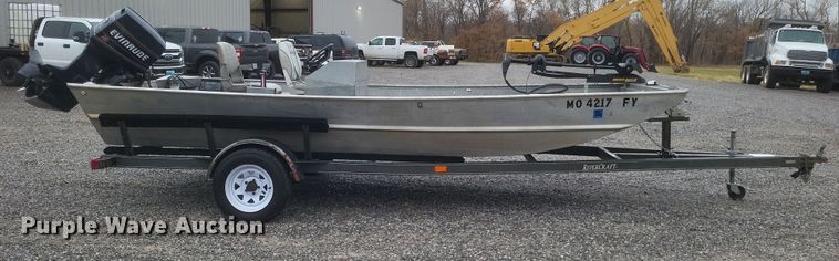image for item DK1208 1986 XPress  boat