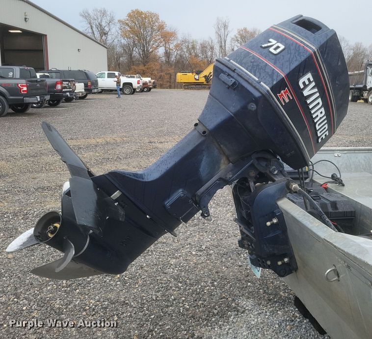 image for item DK1208 1986 XPress  boat