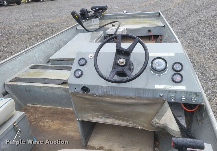 image for item DK1208 1986 XPress  boat