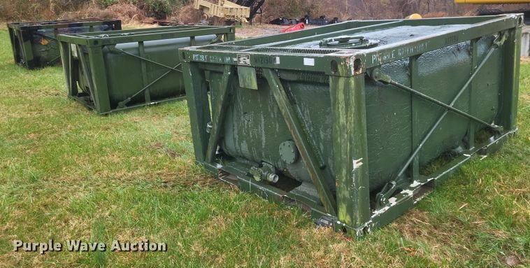 image for item DK1211 (3) fuel tanks