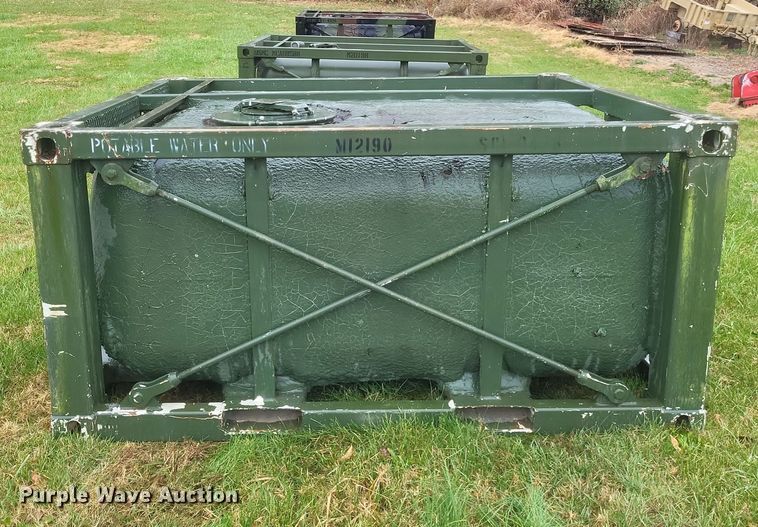 image for item DK1211 (3) fuel tanks