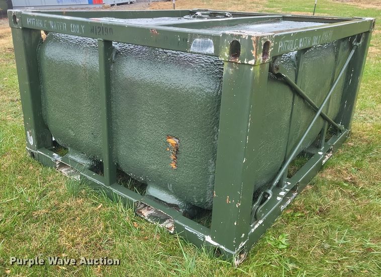 image for item DK1211 (3) fuel tanks