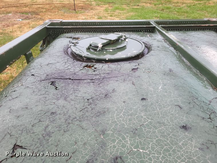 image for item DK1211 (3) fuel tanks