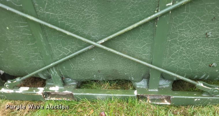 image for item DK1211 (3) fuel tanks