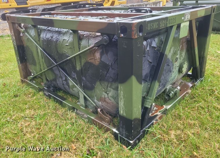 image for item DK1211 (3) fuel tanks