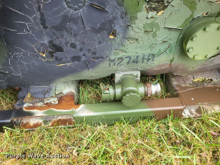 image for item DK1211 (3) fuel tanks