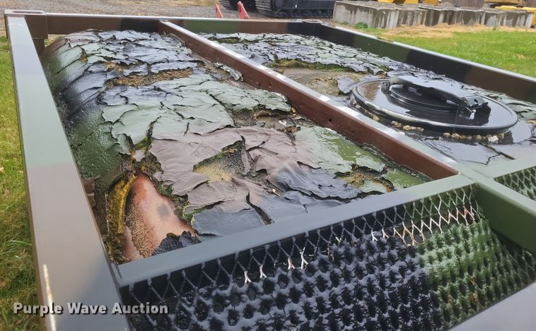 image for item DK1211 (3) fuel tanks