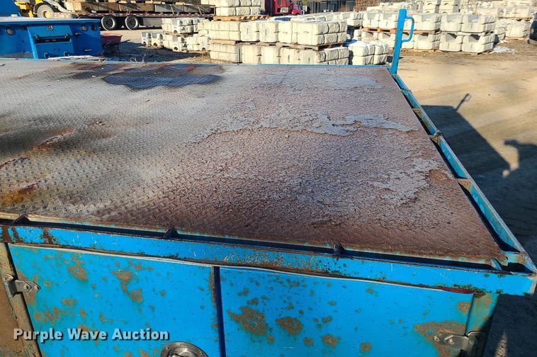 image for item DK4147 2005 International 4300  flatbed truck