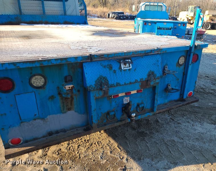 image for item DK4147 2005 International 4300  flatbed truck