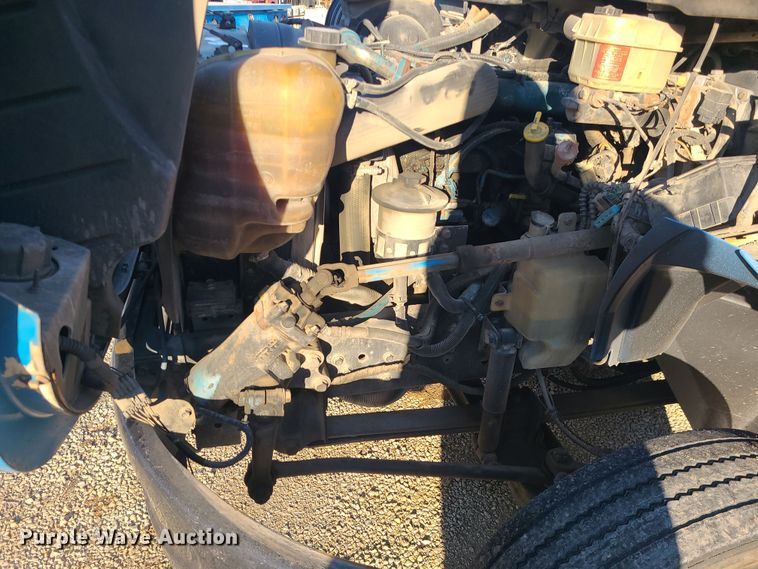 image for item DK4147 2005 International 4300  flatbed truck