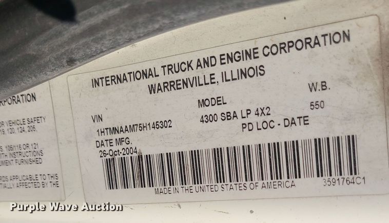 image for item DK4147 2005 International 4300  flatbed truck