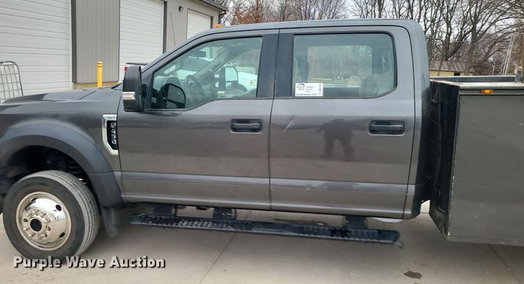 image for item DK4169 2017 Ford F450 Super Duty  utility / service truck