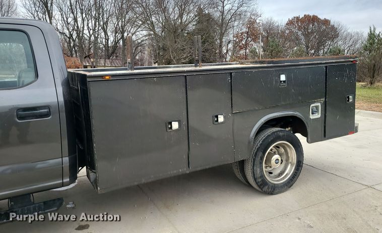 image for item DK4169 2017 Ford F450 Super Duty  utility / service truck