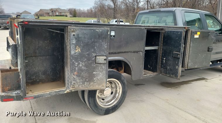 image for item DK4169 2017 Ford F450 Super Duty  utility / service truck