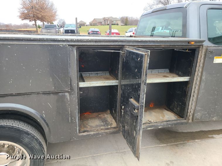 image for item DK4169 2017 Ford F450 Super Duty  utility / service truck