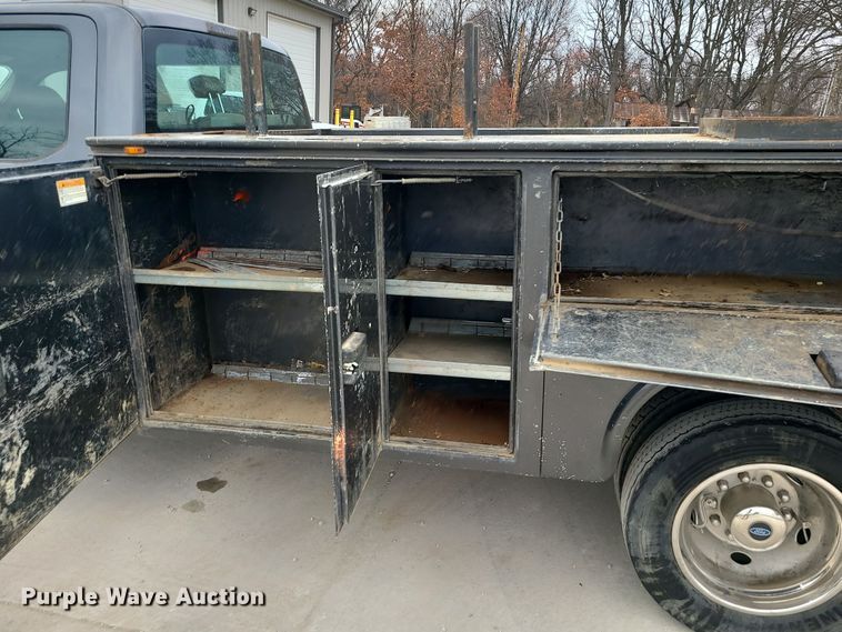 image for item DK4169 2017 Ford F450 Super Duty  utility / service truck