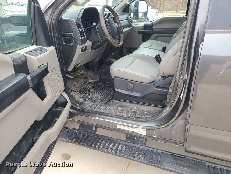 image for item DK4169 2017 Ford F450 Super Duty  utility / service truck