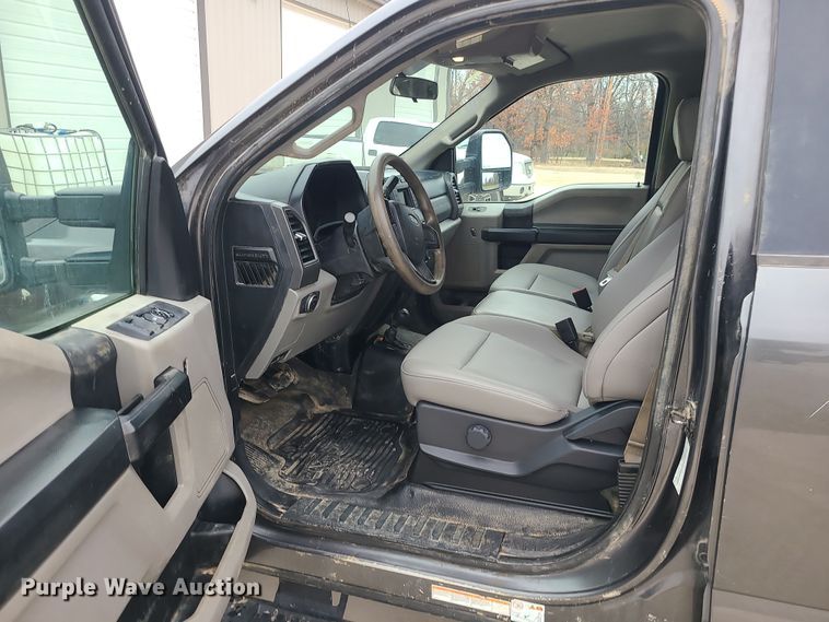 image for item DK4169 2017 Ford F450 Super Duty  utility / service truck