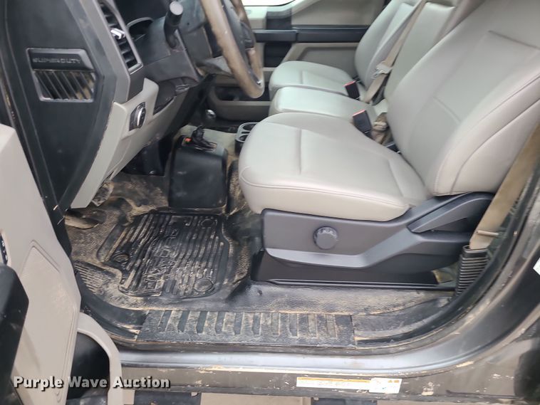 image for item DK4169 2017 Ford F450 Super Duty  utility / service truck