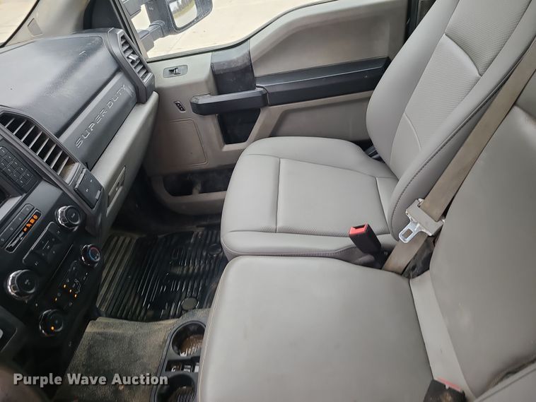 image for item DK4169 2017 Ford F450 Super Duty  utility / service truck