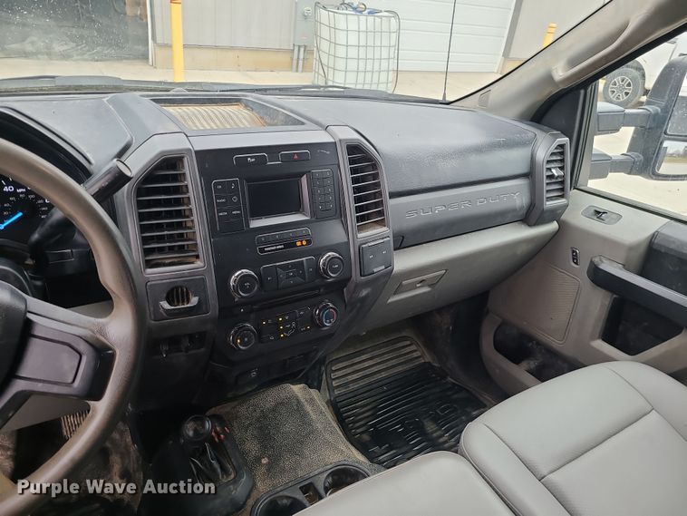 image for item DK4169 2017 Ford F450 Super Duty  utility / service truck