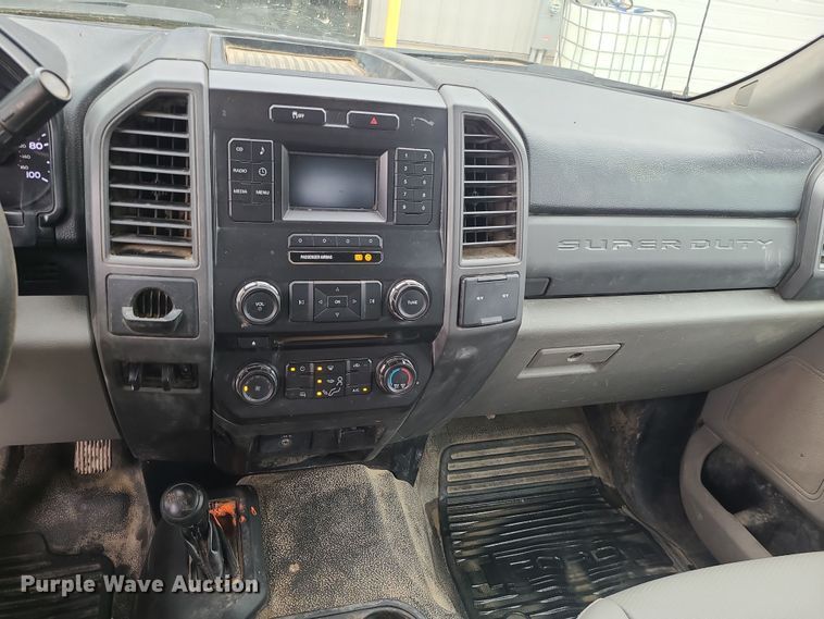 image for item DK4169 2017 Ford F450 Super Duty  utility / service truck