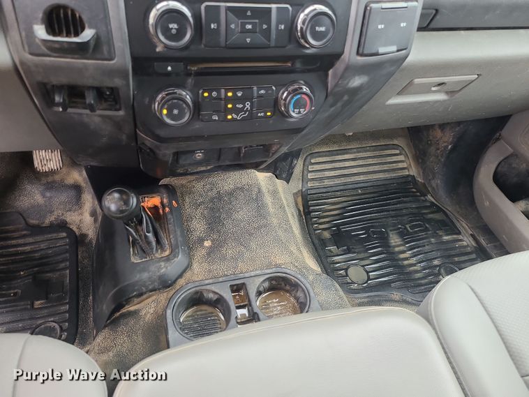 image for item DK4169 2017 Ford F450 Super Duty  utility / service truck