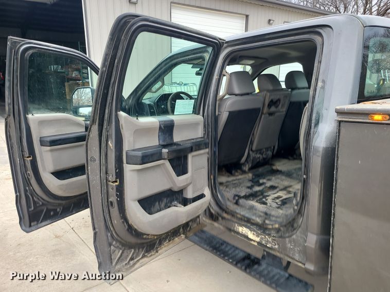 image for item DK4169 2017 Ford F450 Super Duty  utility / service truck