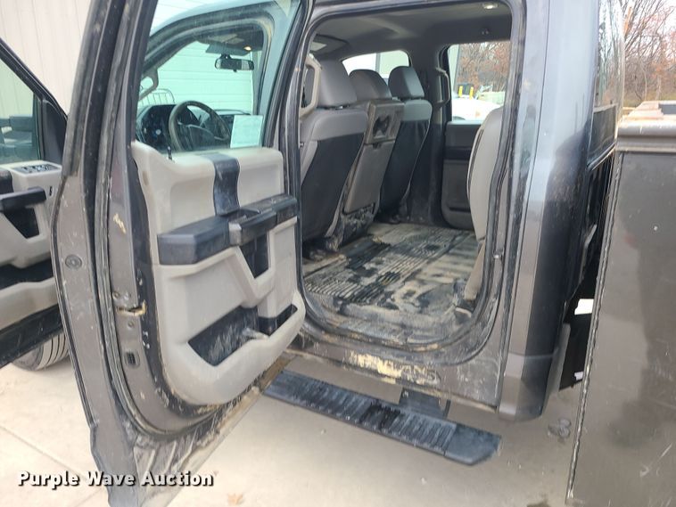 image for item DK4169 2017 Ford F450 Super Duty  utility / service truck