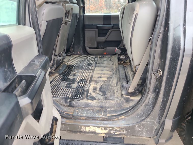 image for item DK4169 2017 Ford F450 Super Duty  utility / service truck